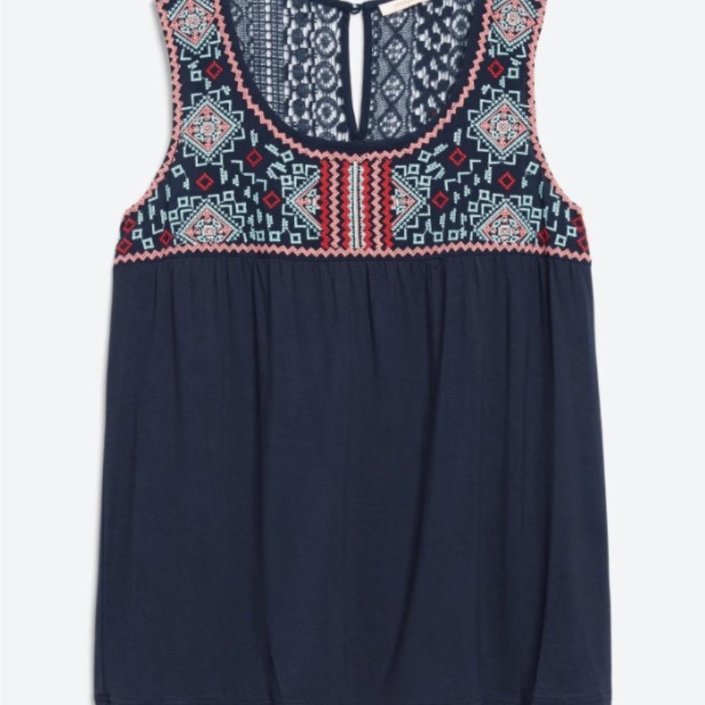 Top - Embroidery front knit top
